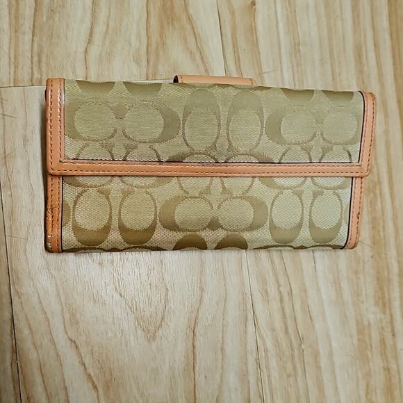 Coach Womens C Signature Canvas Beige & Cream Front Gold Turn Closure Wallet 8" - Picture 2 of 6